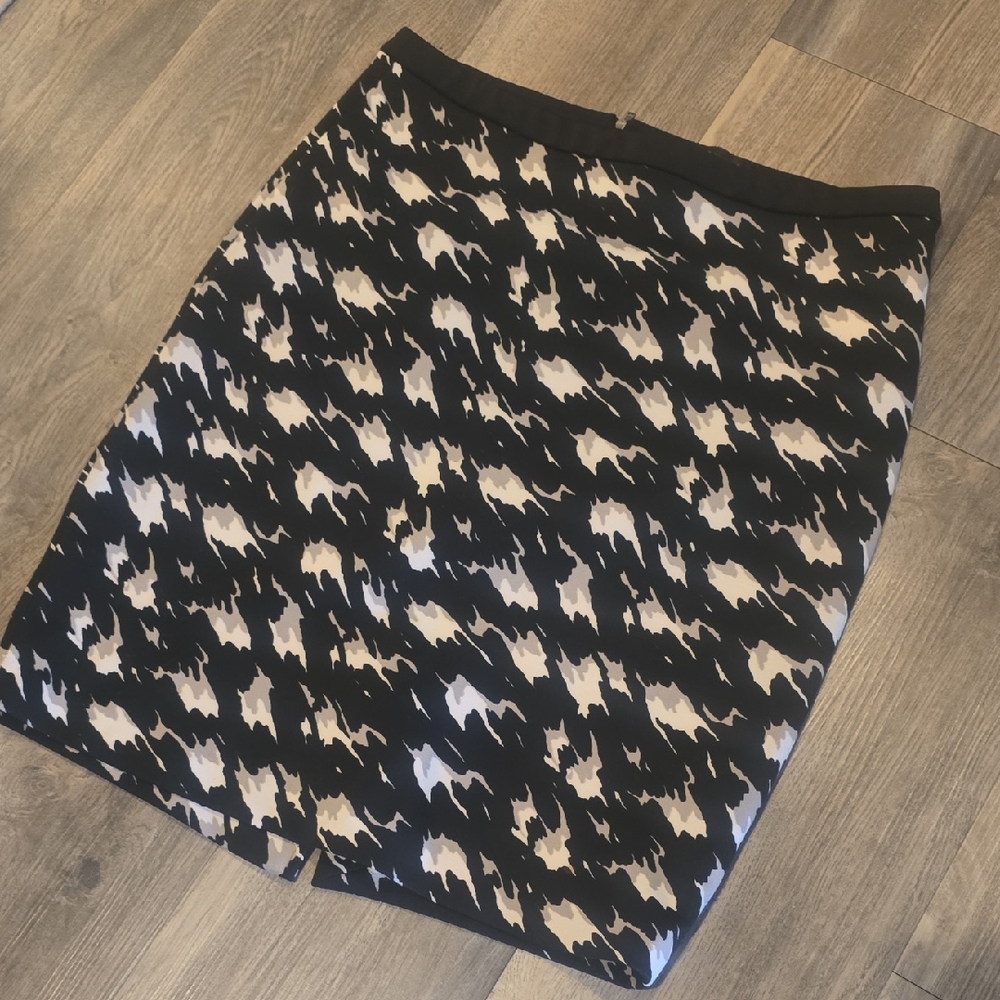 Stylish Black and Cream Women's Skirt